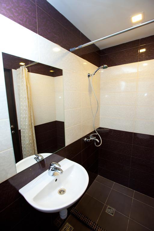Hôtel Gosti à Odessa Extérieur photo