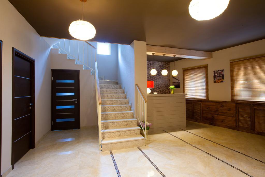 Hôtel Gosti à Odessa Extérieur photo